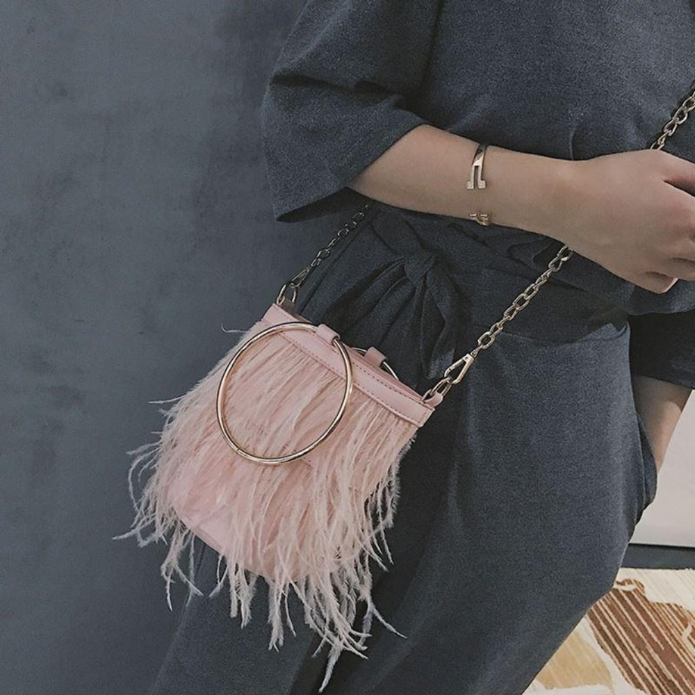 NEW Pink Faux Ostrich Feather Clutch Ring Bag - Picture 4 of 5